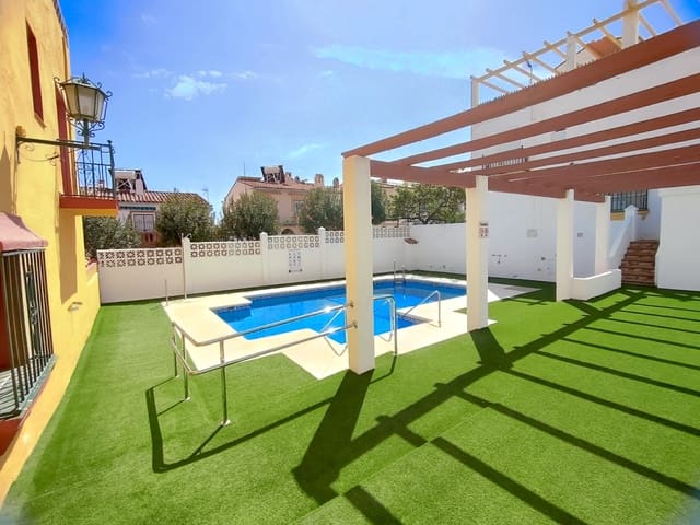 3 soverom Hus til salgs i Mijas Costa, Mijas med svømmebasseng garasje - € 425 000 (Ref: 9851850)