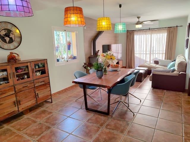 3 soverom Hus til salgs i Mijas Costa, Mijas med svømmebasseng garasje - € 425 000 (Ref: 9851850)
