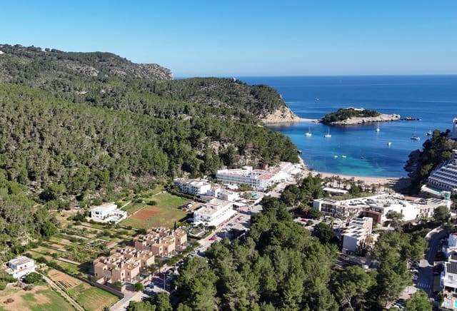 3 soveværelse Semi-Rækkehus til salg i San Miguel / Sant Miquel de Balansat, Sant Joan de Labritja med swimmingpool garage - € 1.595.000 (Ref: 9858124)