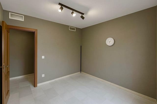 3 makuuhuone Huoneisto myytävänä paikassa Málaga kaupunki - 360 000 € (Ref: 9865256)