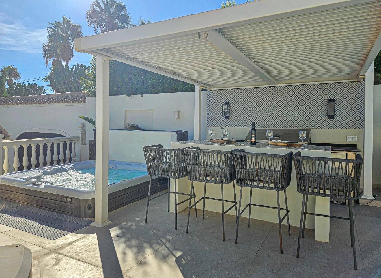 5 chambre Villa/Maison à vendre à El Faro avec piscine garage - 1 495 000 € (Ref: 9865257)