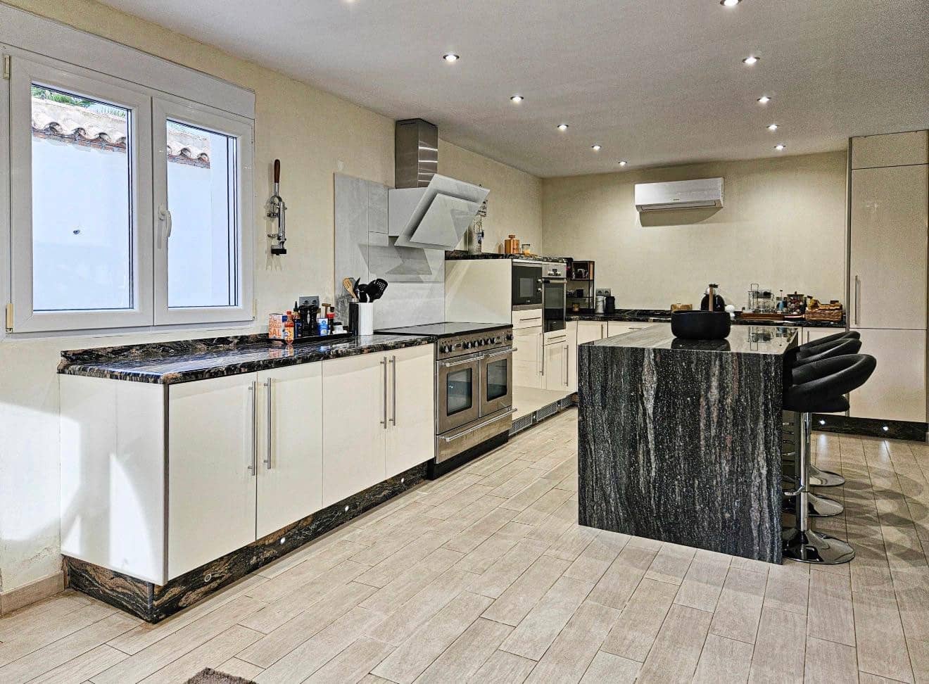 5 chambre Villa/Maison à vendre à El Faro avec piscine garage - 1 495 000 € (Ref: 9865257)
