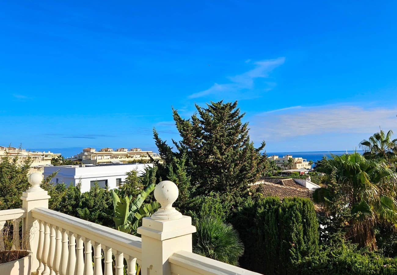 5 chambre Villa/Maison à vendre à El Faro avec piscine garage - 1 495 000 € (Ref: 9865257)