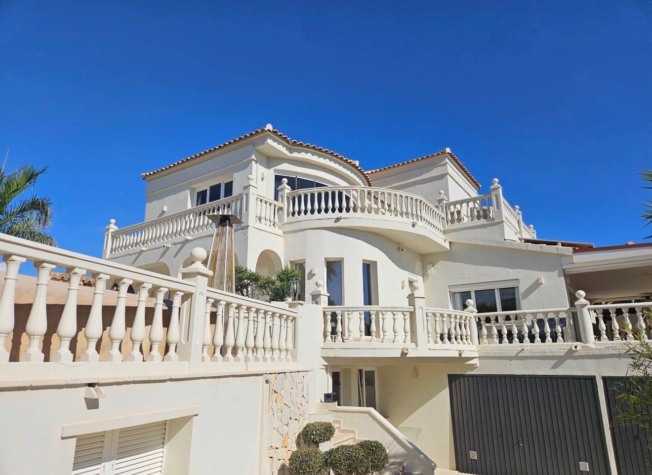 5 chambre Villa/Maison à vendre à El Faro avec piscine garage - 1 495 000 € (Ref: 9865257)