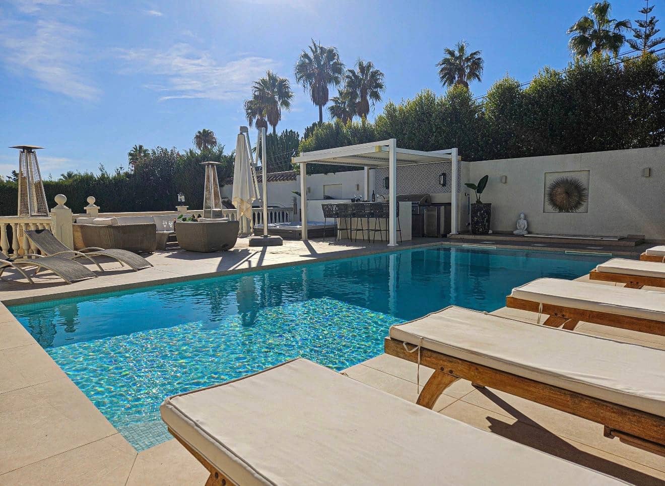 5 chambre Villa/Maison à vendre à El Faro avec piscine garage - 1 495 000 € (Ref: 9865257)