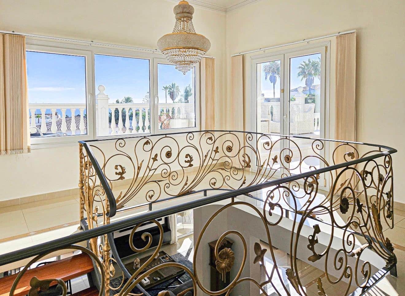 5 chambre Villa/Maison à vendre à El Faro avec piscine garage - 1 495 000 € (Ref: 9865257)