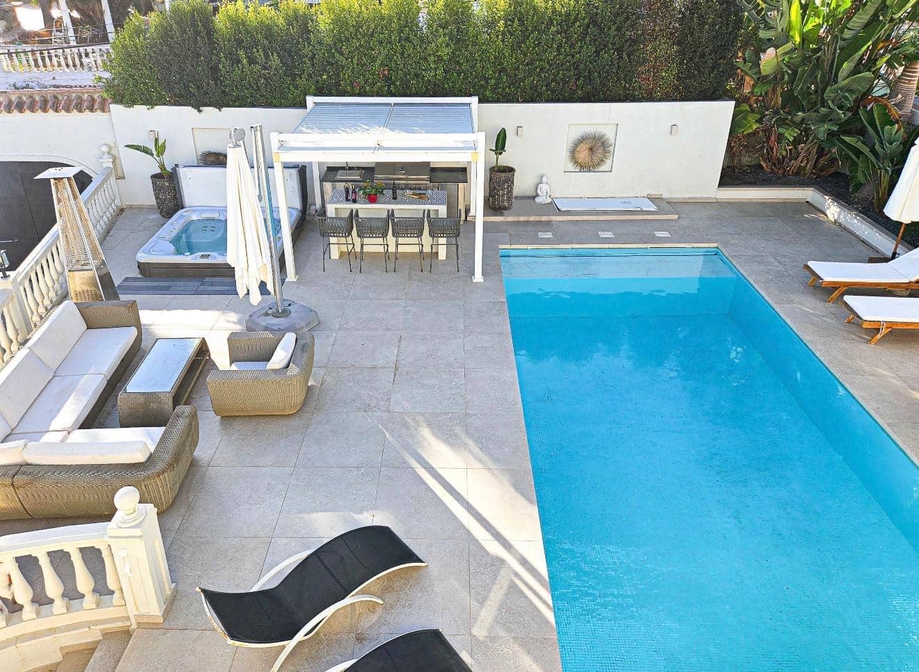 5 chambre Villa/Maison à vendre à El Faro avec piscine garage - 1 495 000 € (Ref: 9865257)
