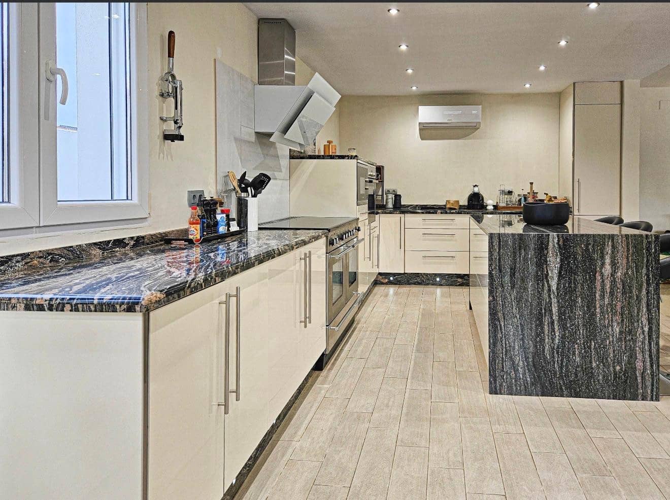 5 chambre Villa/Maison à vendre à El Faro avec piscine garage - 1 495 000 € (Ref: 9865257)