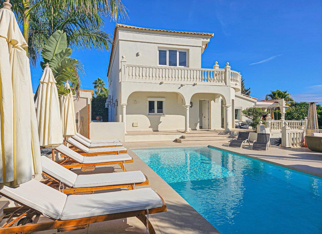 5 chambre Villa/Maison à vendre à El Faro avec piscine garage - 1 495 000 € (Ref: 9865257)