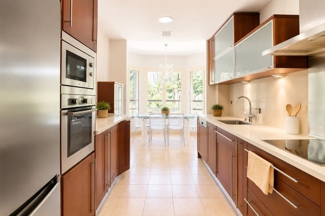 3 soveværelse Lejlighed til salg i La Carolina - Guadalpín, Marbella med swimmingpool garage - € 895.000 (Ref: 9873588)