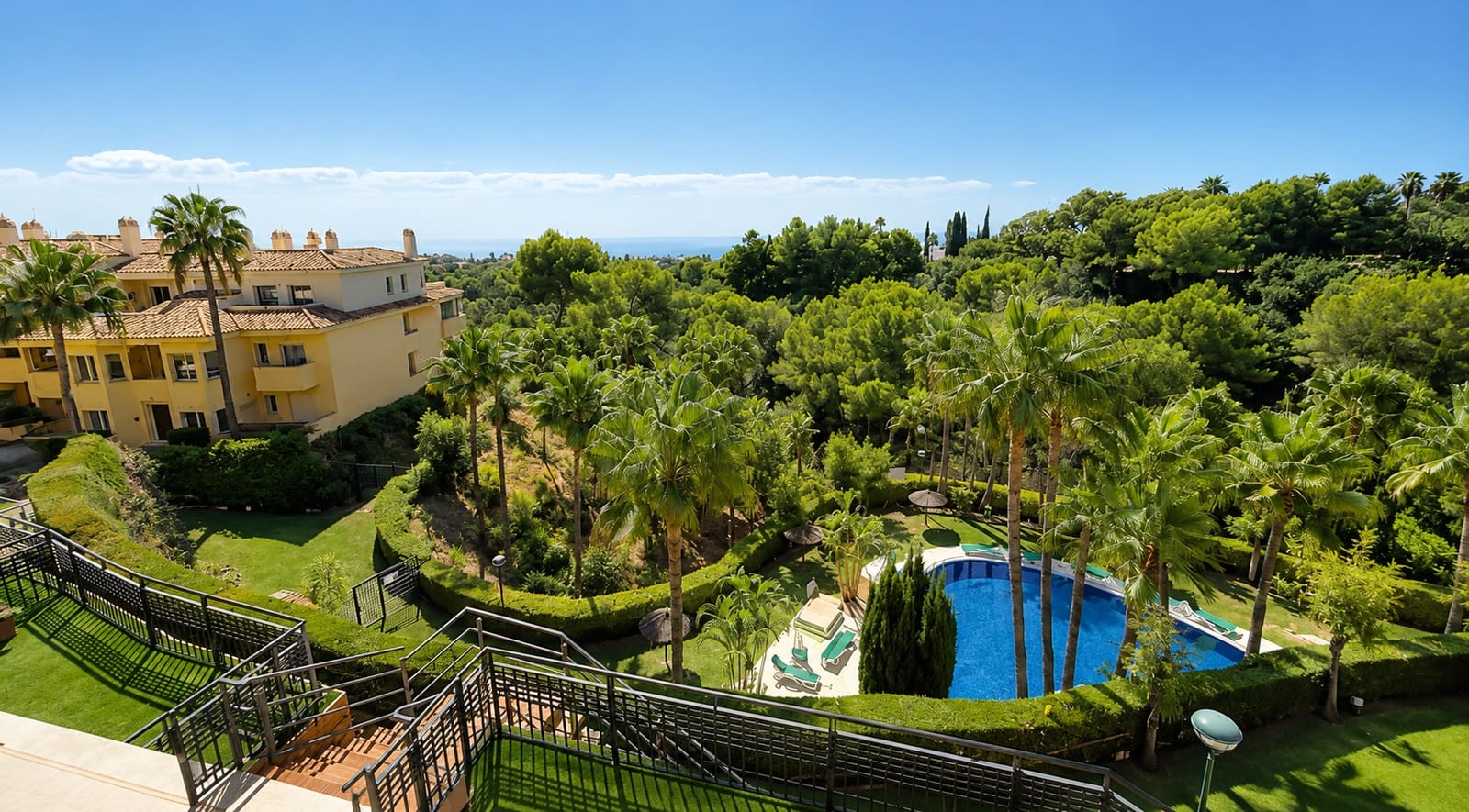3 bedroom Apartment for sale in Marbella with pool garage - € 895,000 (Ref: 9873588)