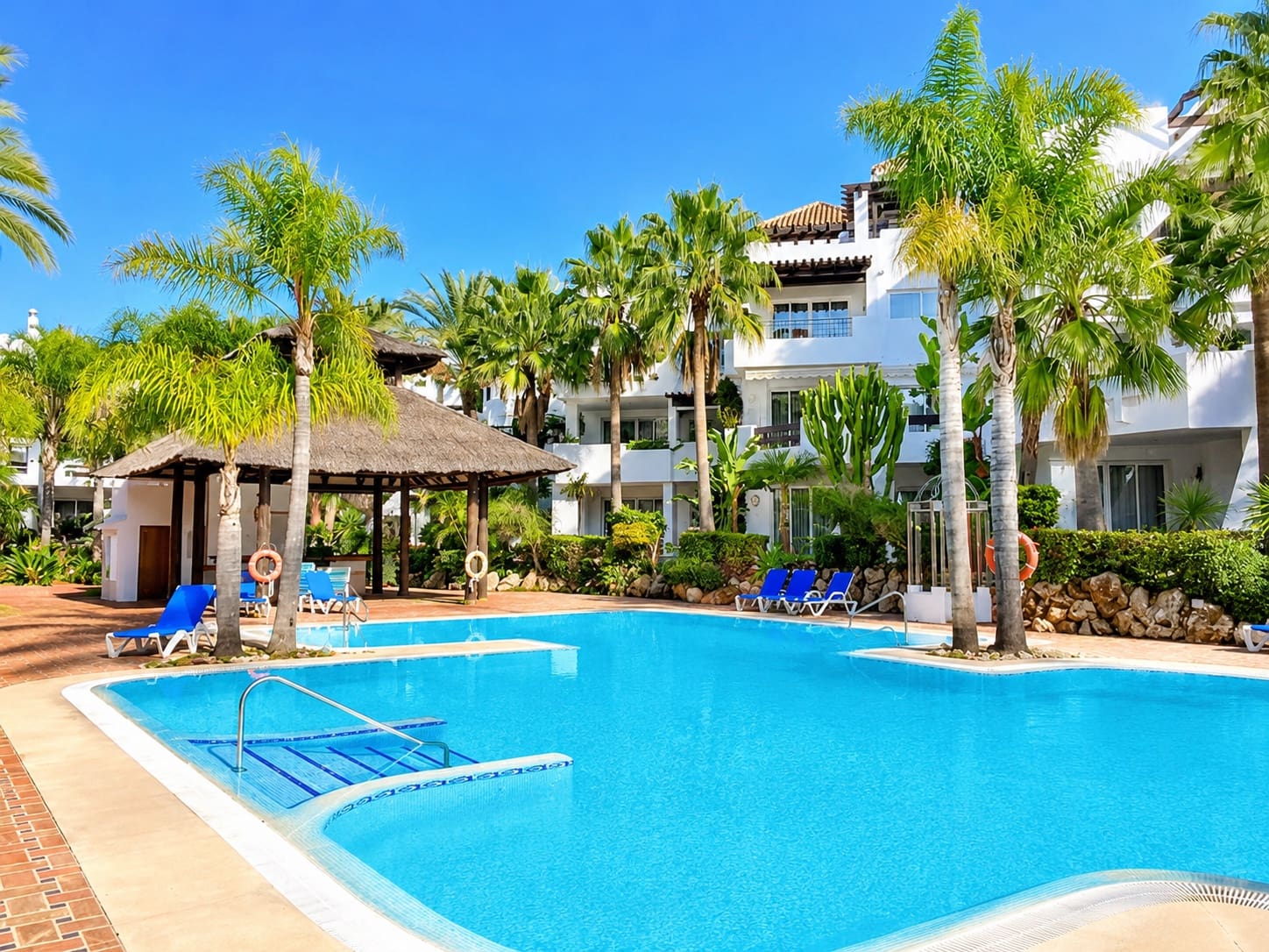 3 bedroom Penthouse for sale in Marbella with pool garage - € 1,600,000 (Ref: 9873589)