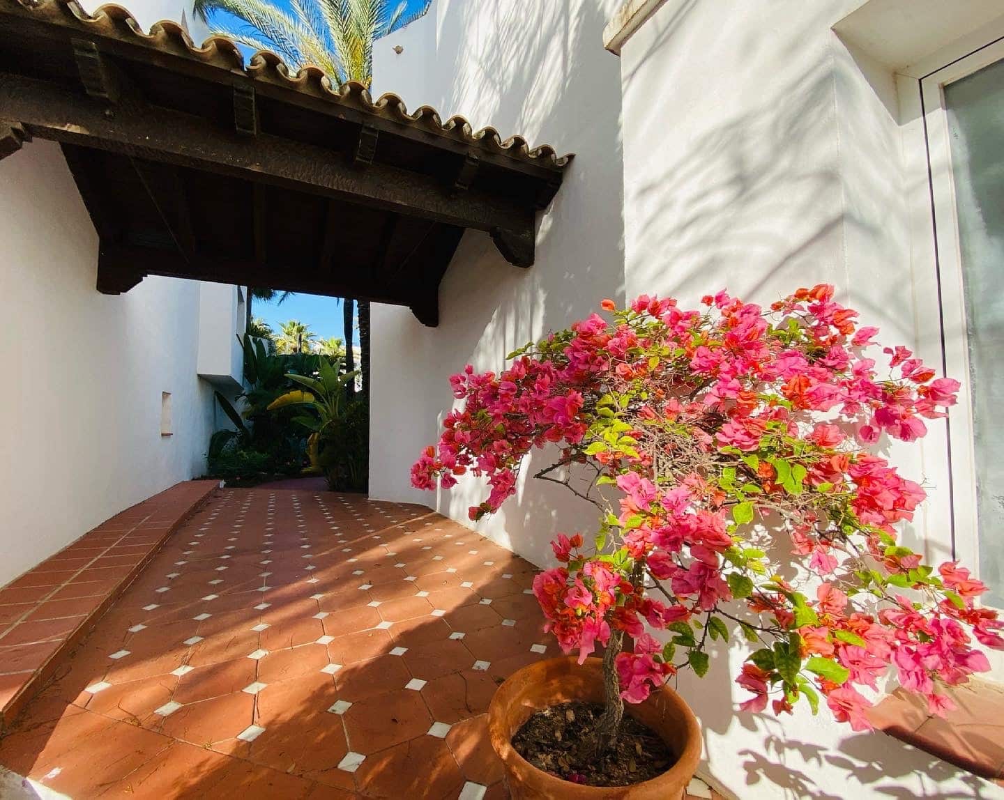 3 bedroom Penthouse for sale in Marbella with pool garage - € 1,600,000 (Ref: 9873589)