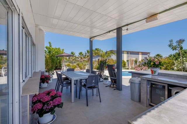6 soverom Villa til salgs i Coín med svømmebasseng garasje - € 795 000 (Ref: 9873591)