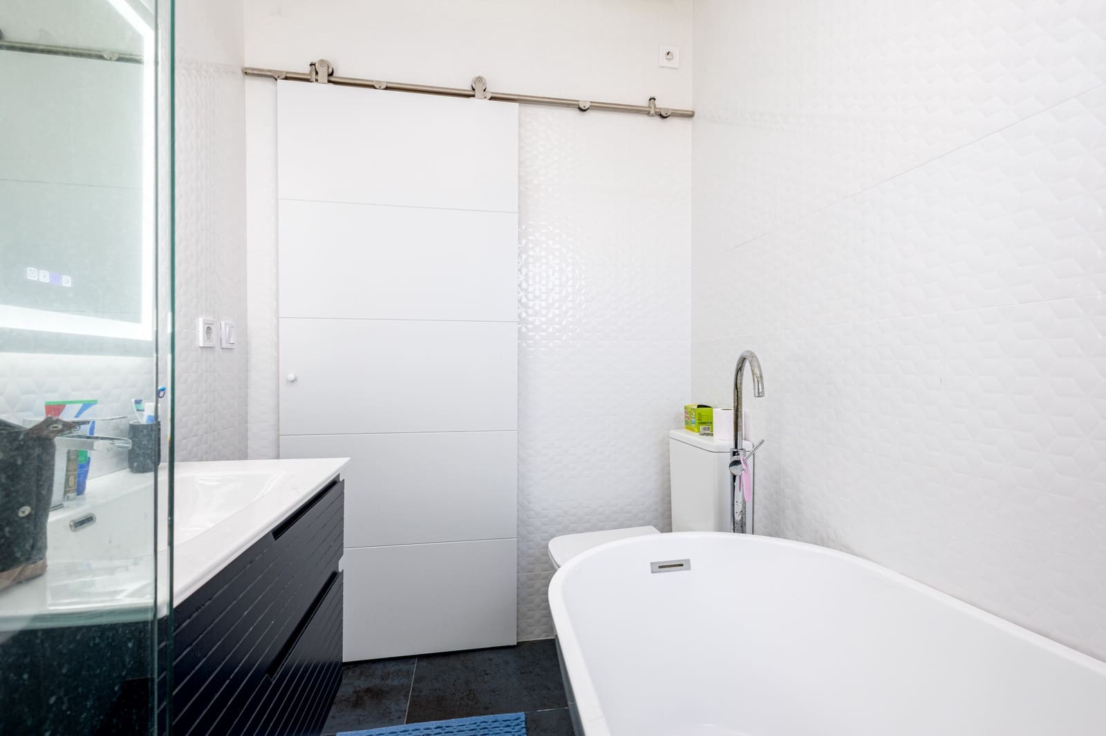 6 soverom Villa til salgs i Coin med svømmebasseng garasje - € 795 000 (Ref: 9873591)