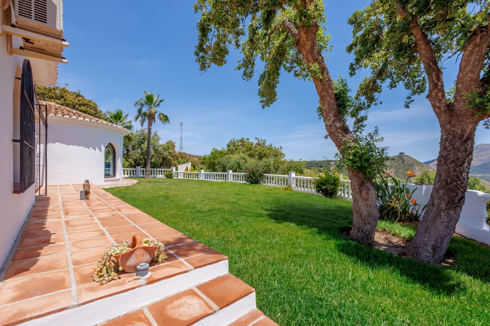 6 bedroom Villa for sale in Coin with garage - € 1,195,000 (Ref: 9873593)