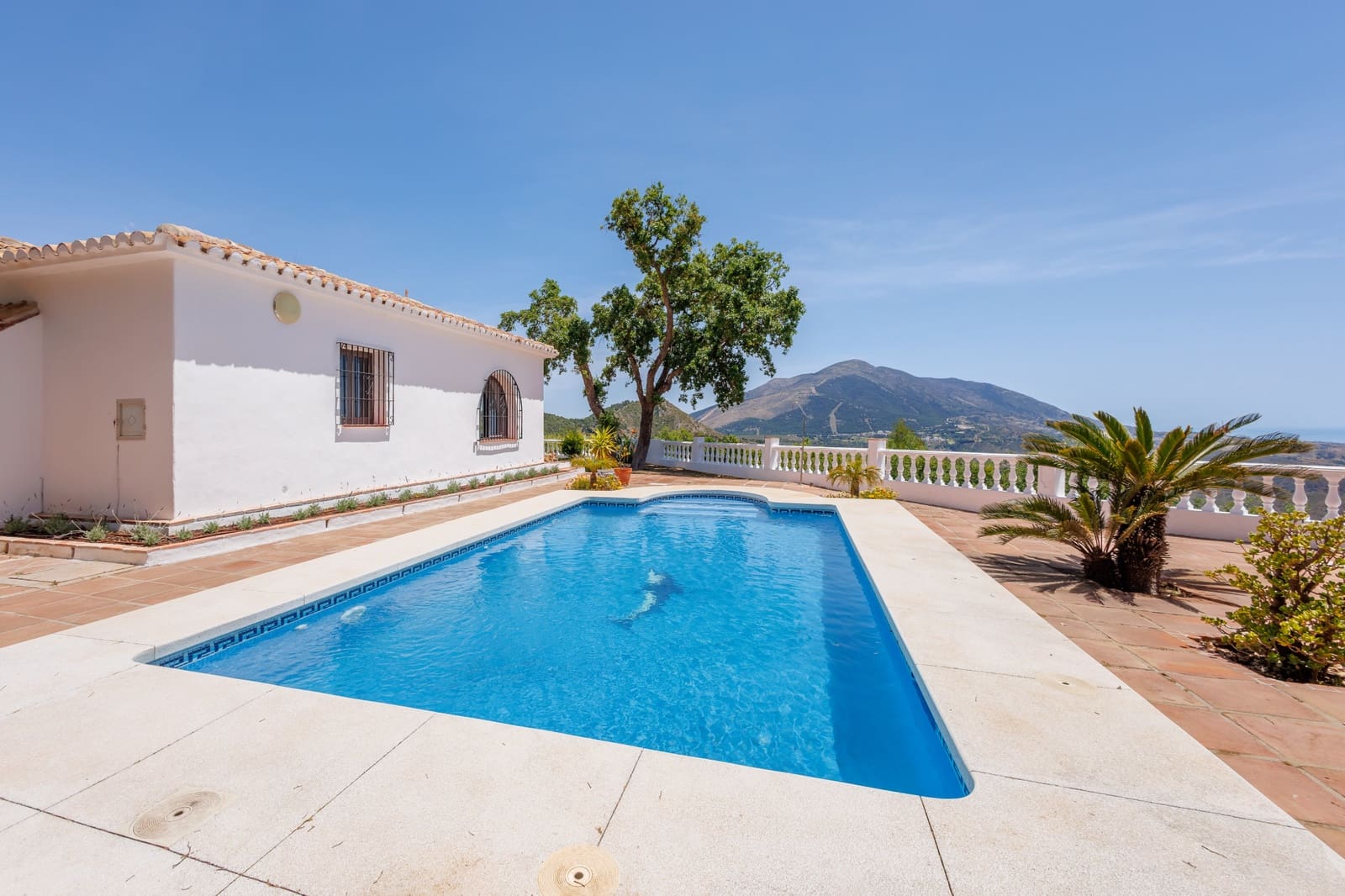 6 bedroom Villa for sale in Coin with garage - € 1,195,000 (Ref: 9873593)
