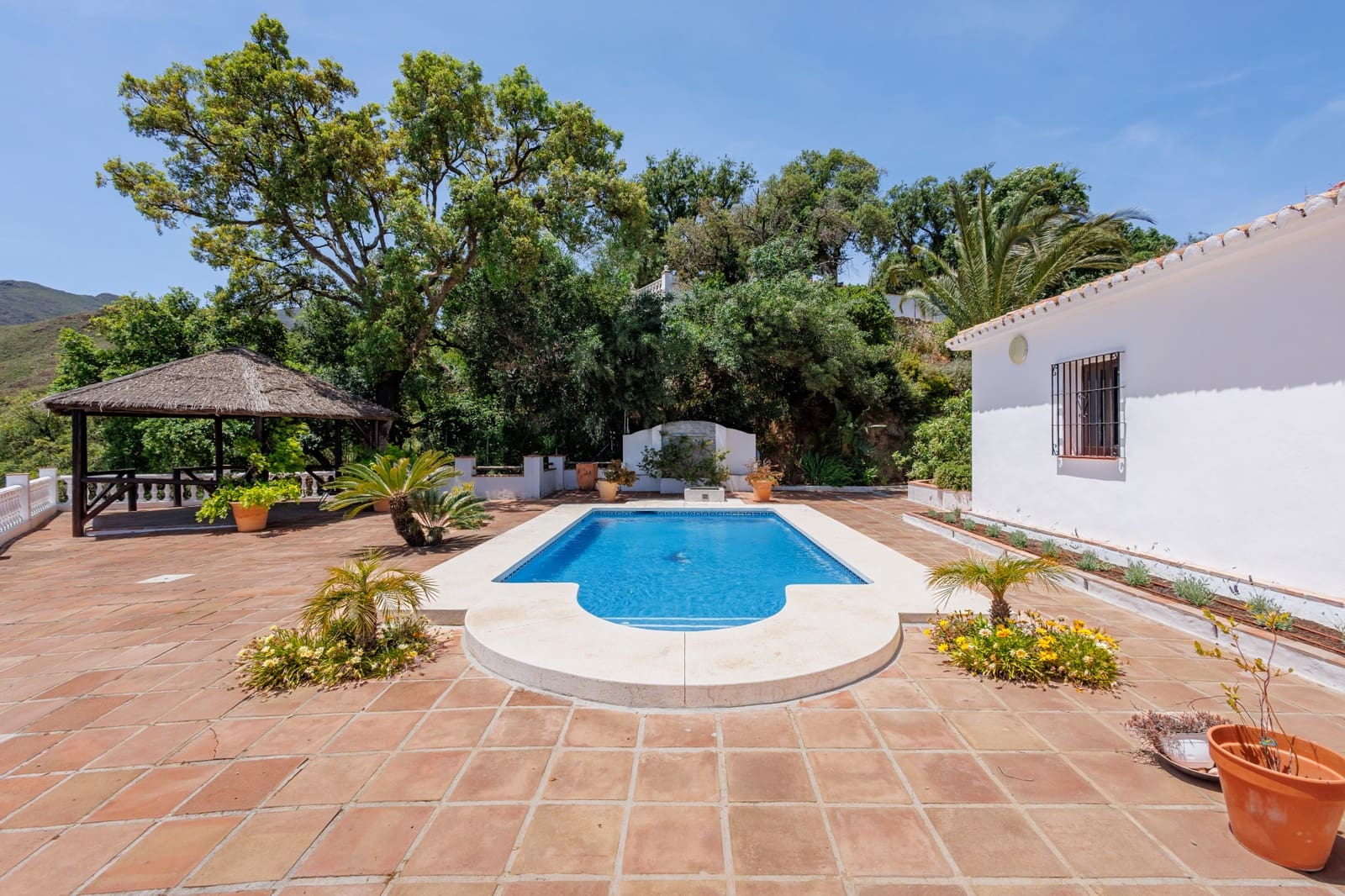6 bedroom Villa for sale in Coin with garage - € 1,195,000 (Ref: 9873593)
