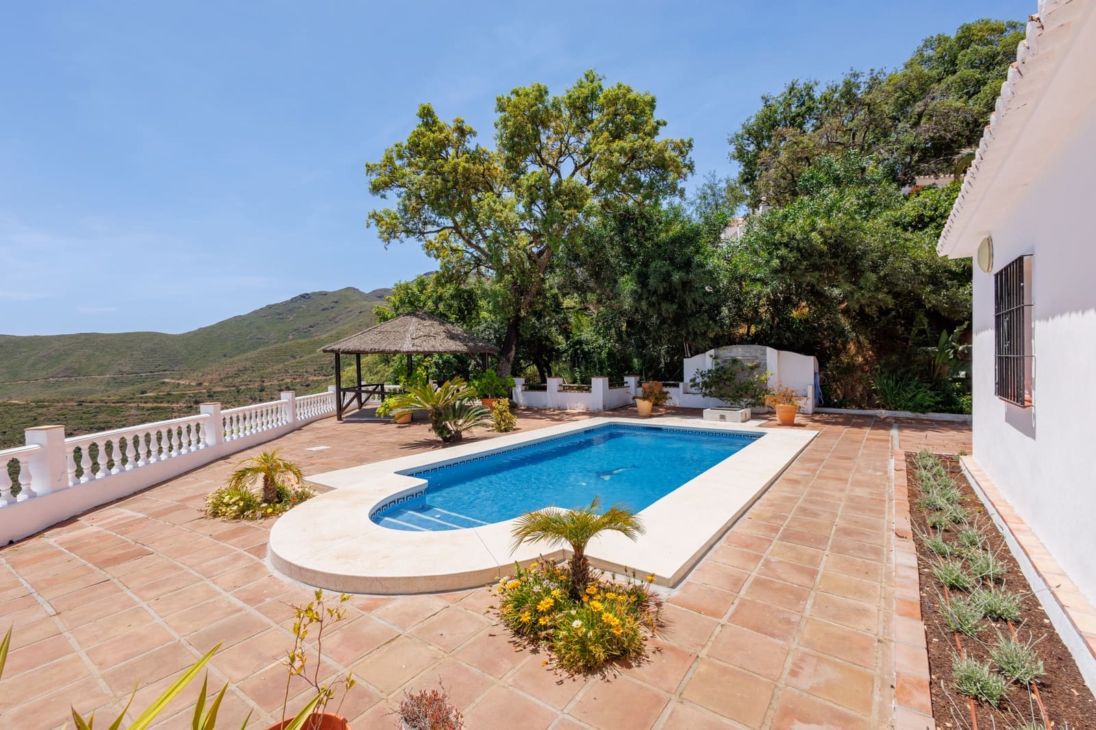 6 bedroom Villa for sale in Coin with garage - € 1,195,000 (Ref: 9873593)