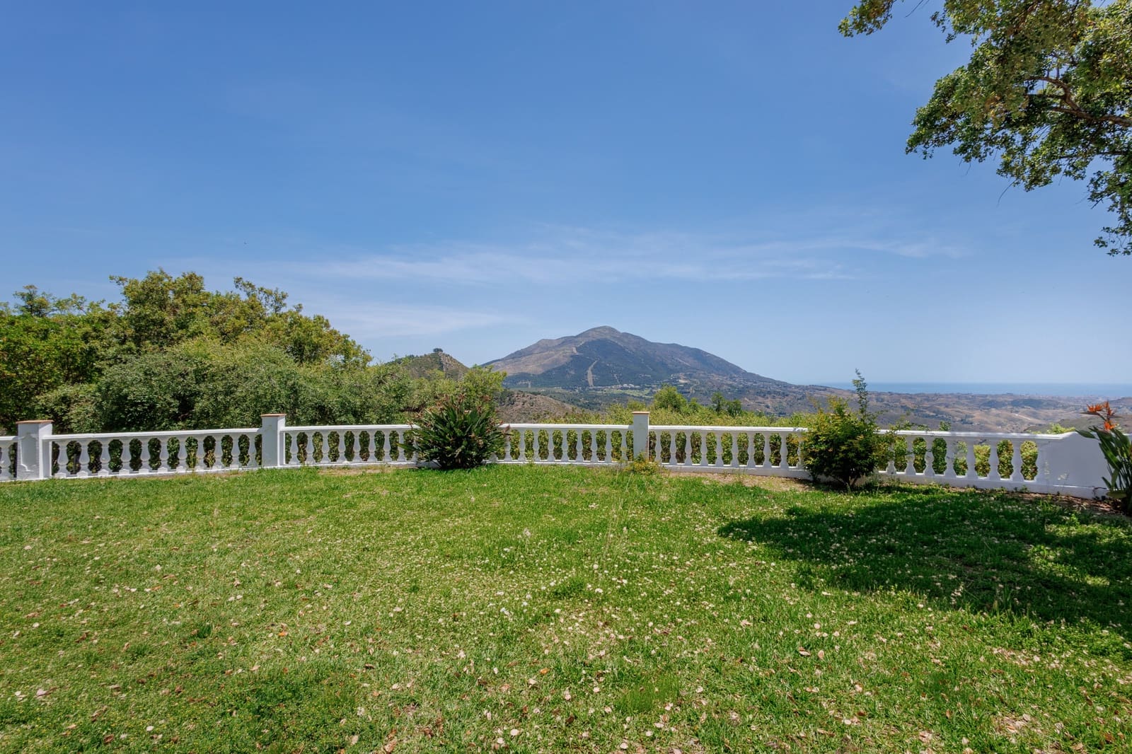 6 bedroom Villa for sale in Coin with garage - € 1,195,000 (Ref: 9873593)