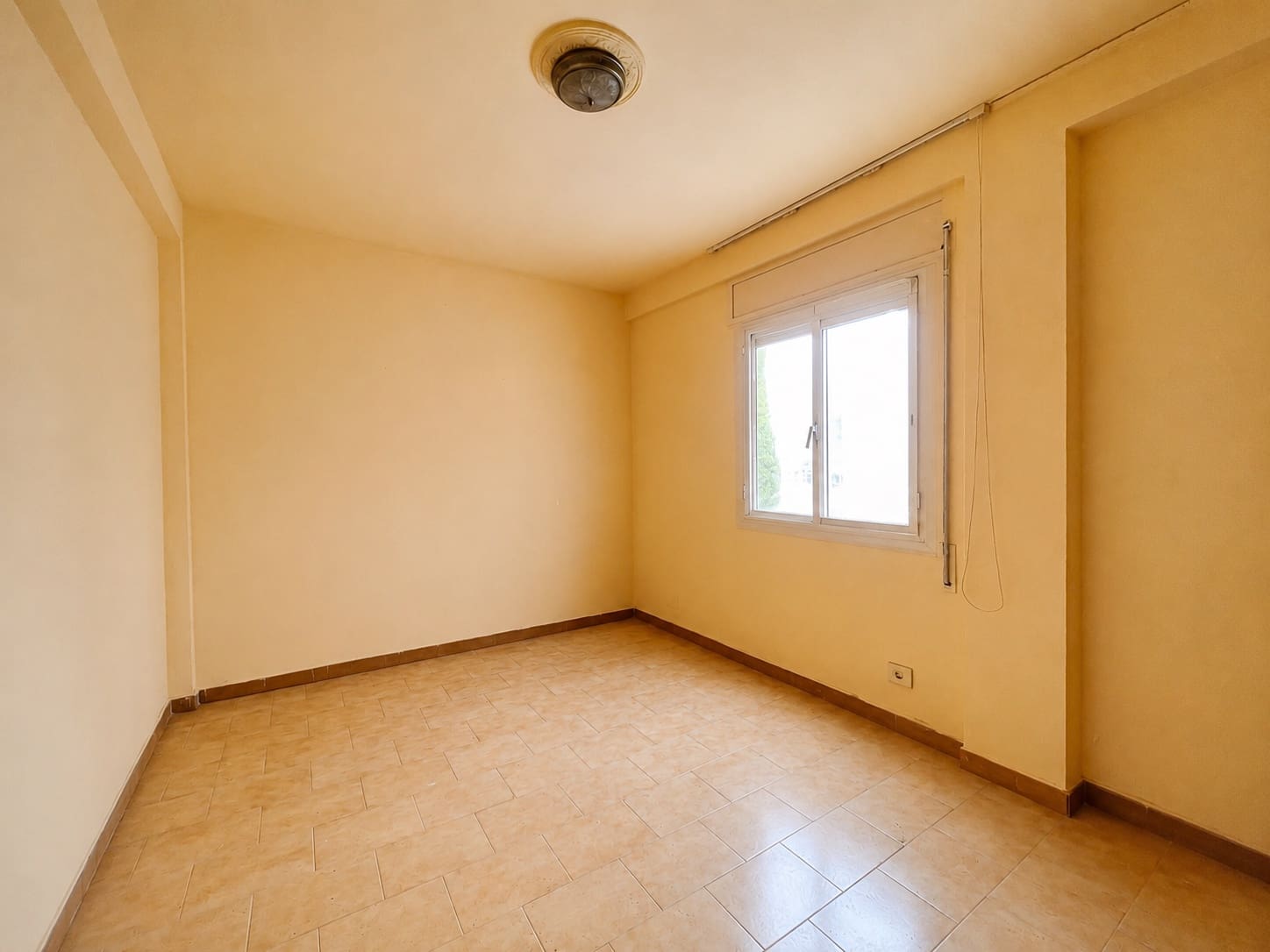 18 bedroom Business for sale in Roquetas de Mar with garage - € 650,000 (Ref: 9873595)