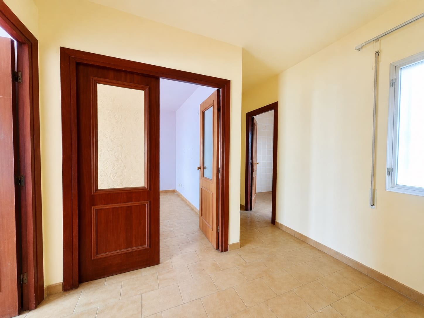 18 bedroom Business for sale in Roquetas de Mar with garage - € 650,000 (Ref: 9873595)