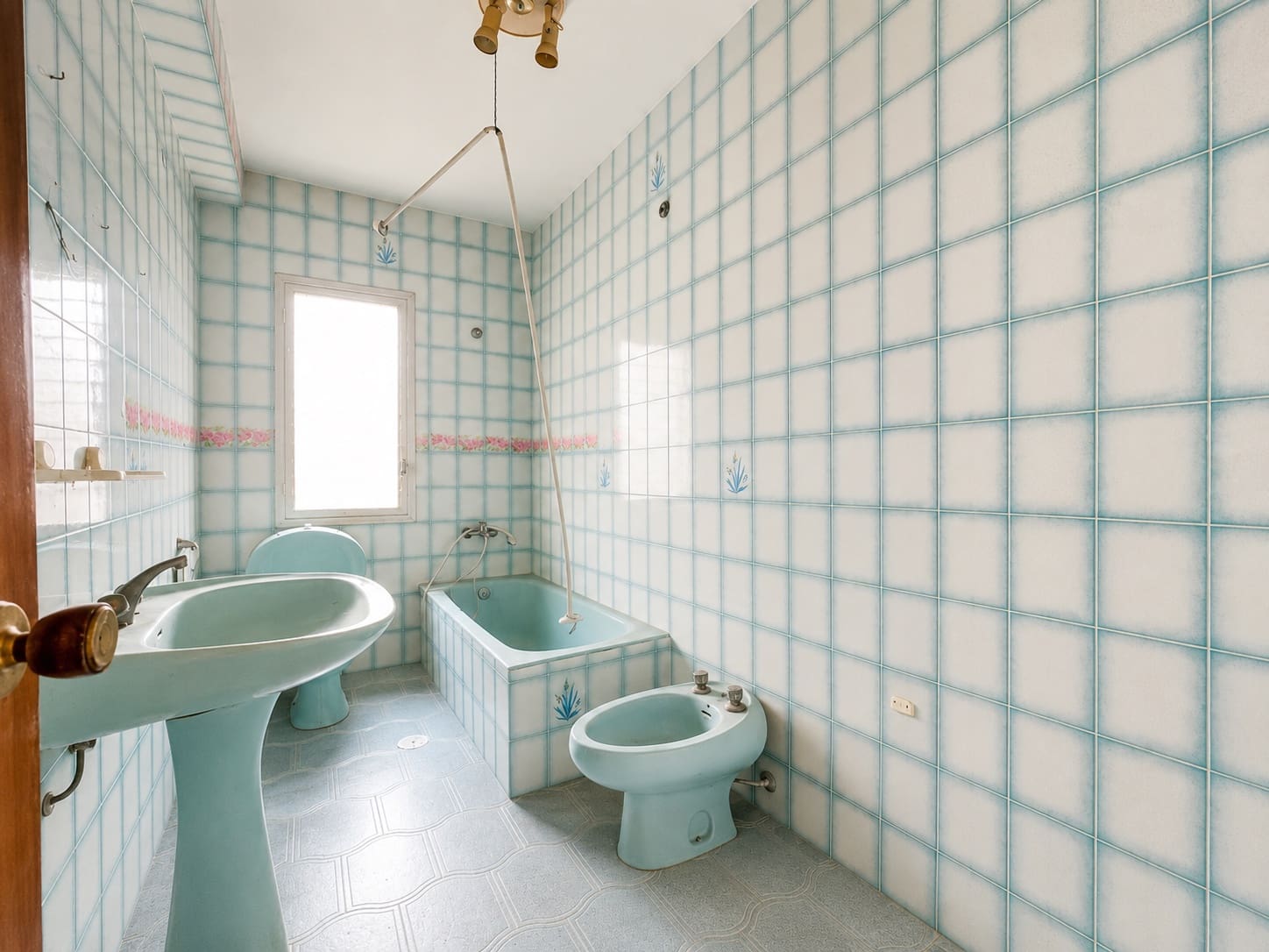 18 bedroom Business for sale in Roquetas de Mar with garage - € 650,000 (Ref: 9873595)