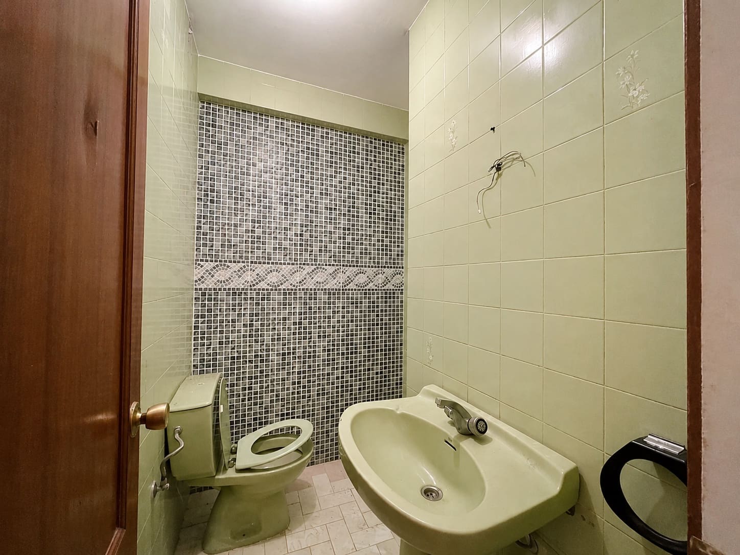 18 bedroom Business for sale in Roquetas de Mar with garage - € 650,000 (Ref: 9873595)