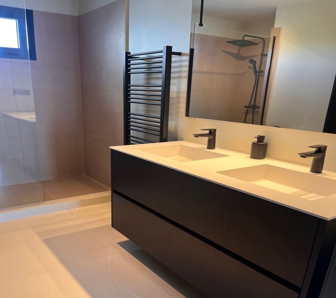 3 sypialnia Penthouse na sprzedaż w Calahonda z basenem garażem - 1 598 000 € (Ref: 9878933)