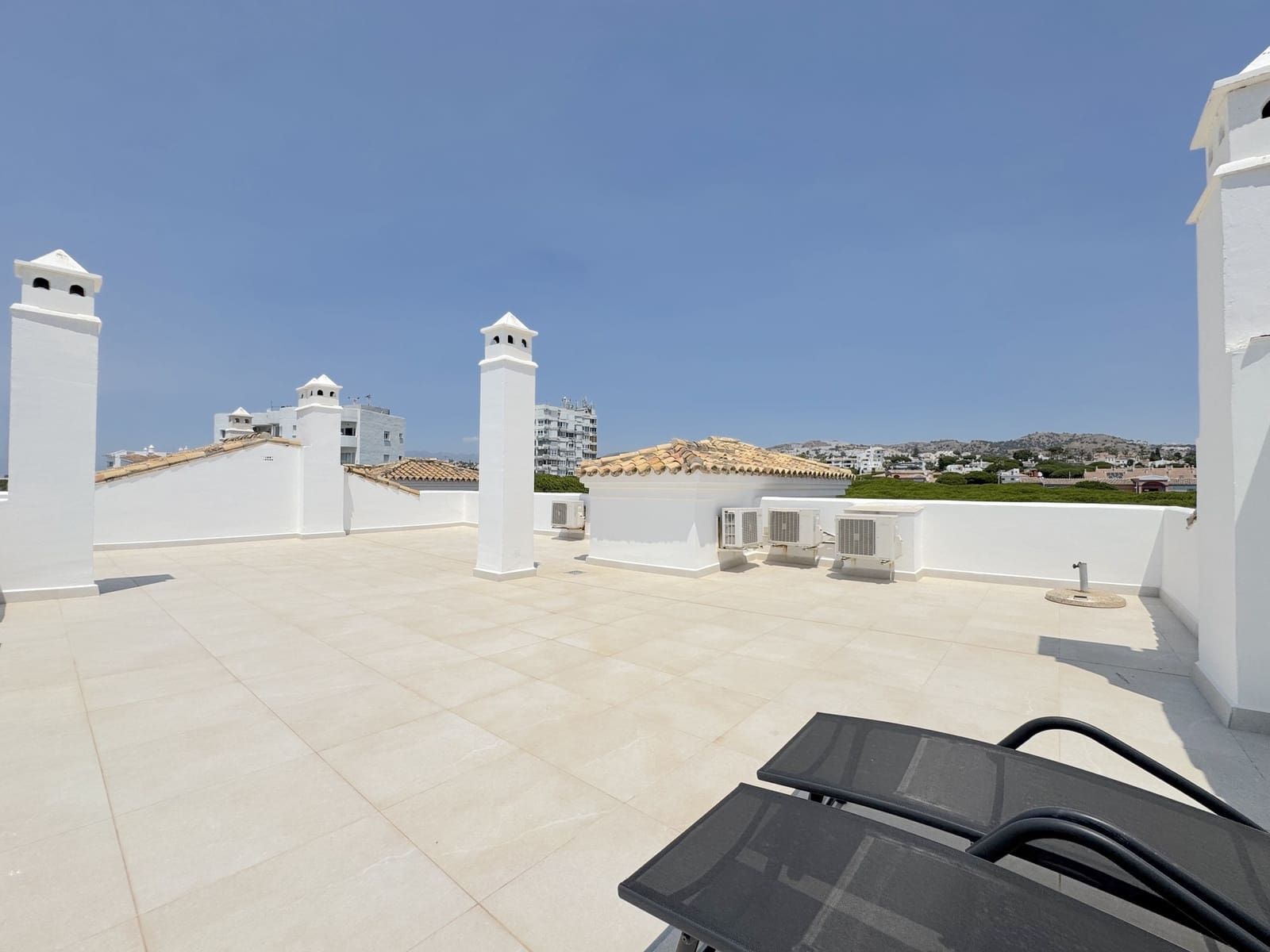 3 soverom Penthouse til salgs i Calahonda med svømmebasseng garasje - € 1 598 000 (Ref: 9878933)