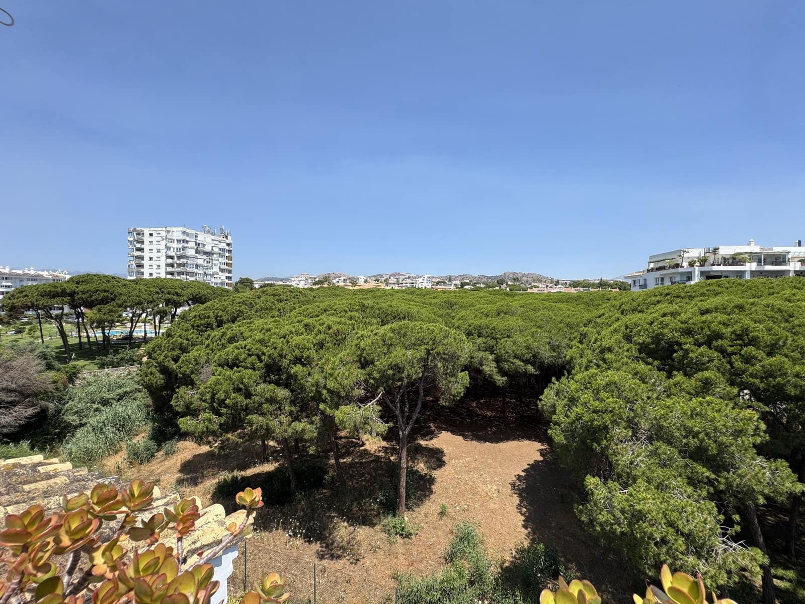 3 soverom Penthouse til salgs i Calahonda med svømmebasseng garasje - € 1 598 000 (Ref: 9878933)