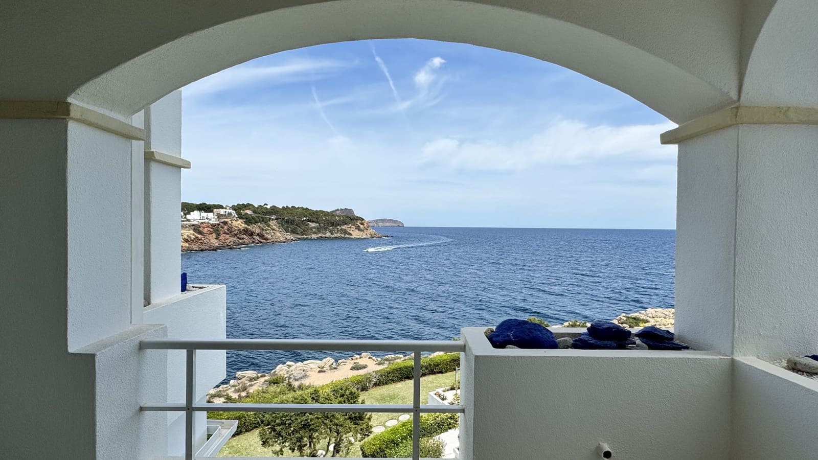 2 bedroom Apartment for sale in Santa Eulalia / Santa Eularia with pool - € 895,000 (Ref: 9884901)