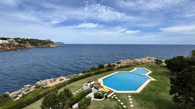2 soveværelse Lejlighed til salg i Santa Eulalia / Santa Eularia med swimmingpool - € 895.000 (Ref: 9884901)