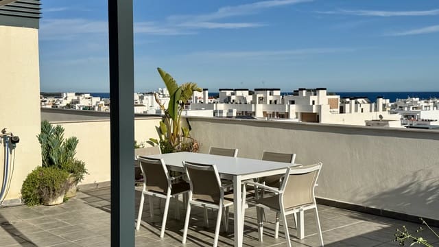 2 soverom Penthouse til salgs i Santa Eulalia / Santa Eularia med svømmebasseng garasje - € 850 000 (Ref: 9884902)