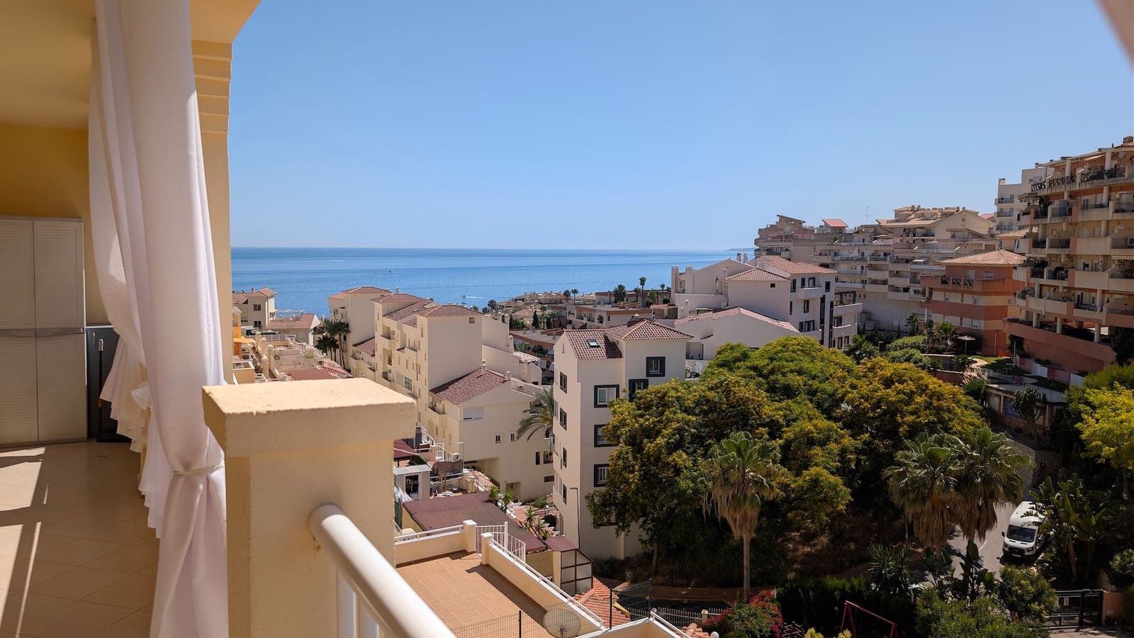 Apartamento de 2 habitaciones en Torrequebrada en venta con piscina garaje - 340.000 € (Ref: 9884903)