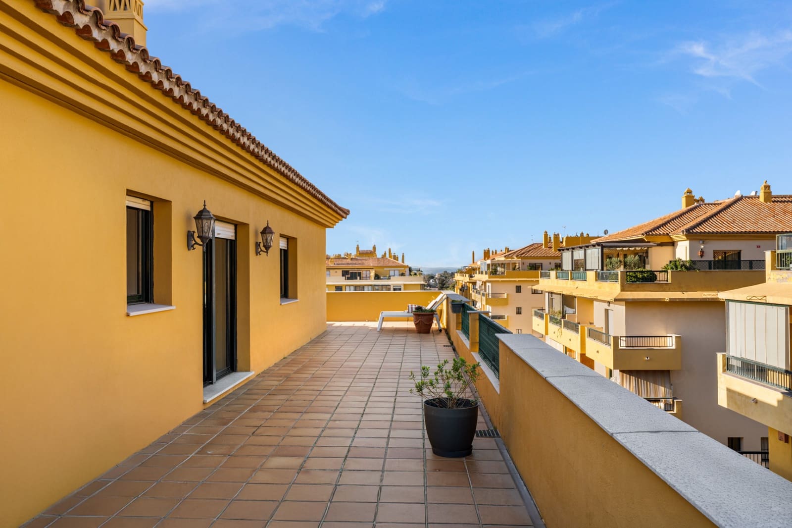 3 Zimmer Penthouse zu verkaufen in San Pedro de Alcantara mit Pool Garage - 690.000 € (Ref: 9890460)