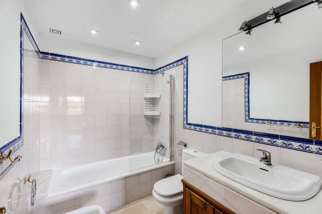 3 Zimmer Penthouse zu verkaufen in San Pedro de Alcantara, Marbella mit Pool Garage - 690.000 € (Ref: 9890460)