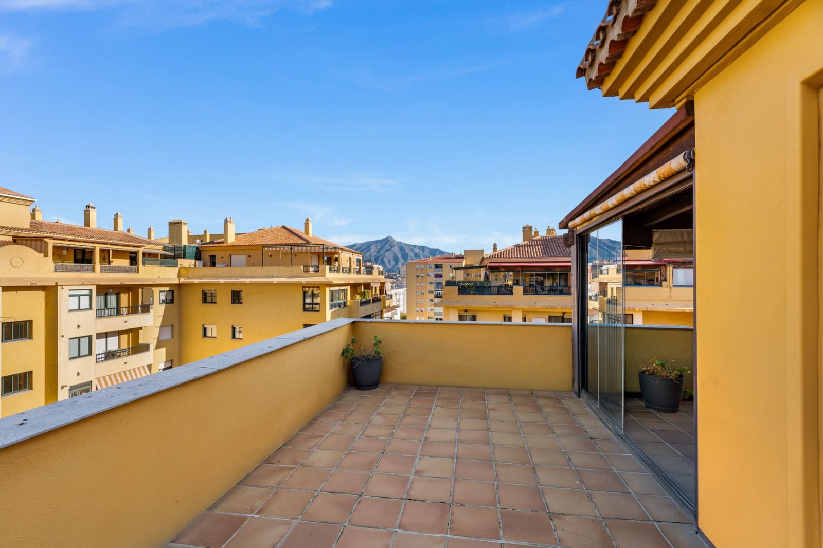 3 Zimmer Penthouse zu verkaufen in San Pedro de Alcantara mit Pool Garage - 690.000 € (Ref: 9890460)