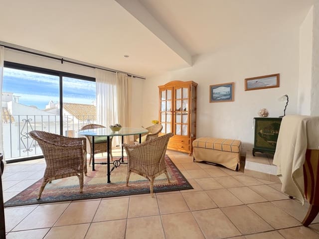 2 soveværelse Lejlighed til salg i Puerto Banus, Marbella - € 840.000 (Ref: 9894475)