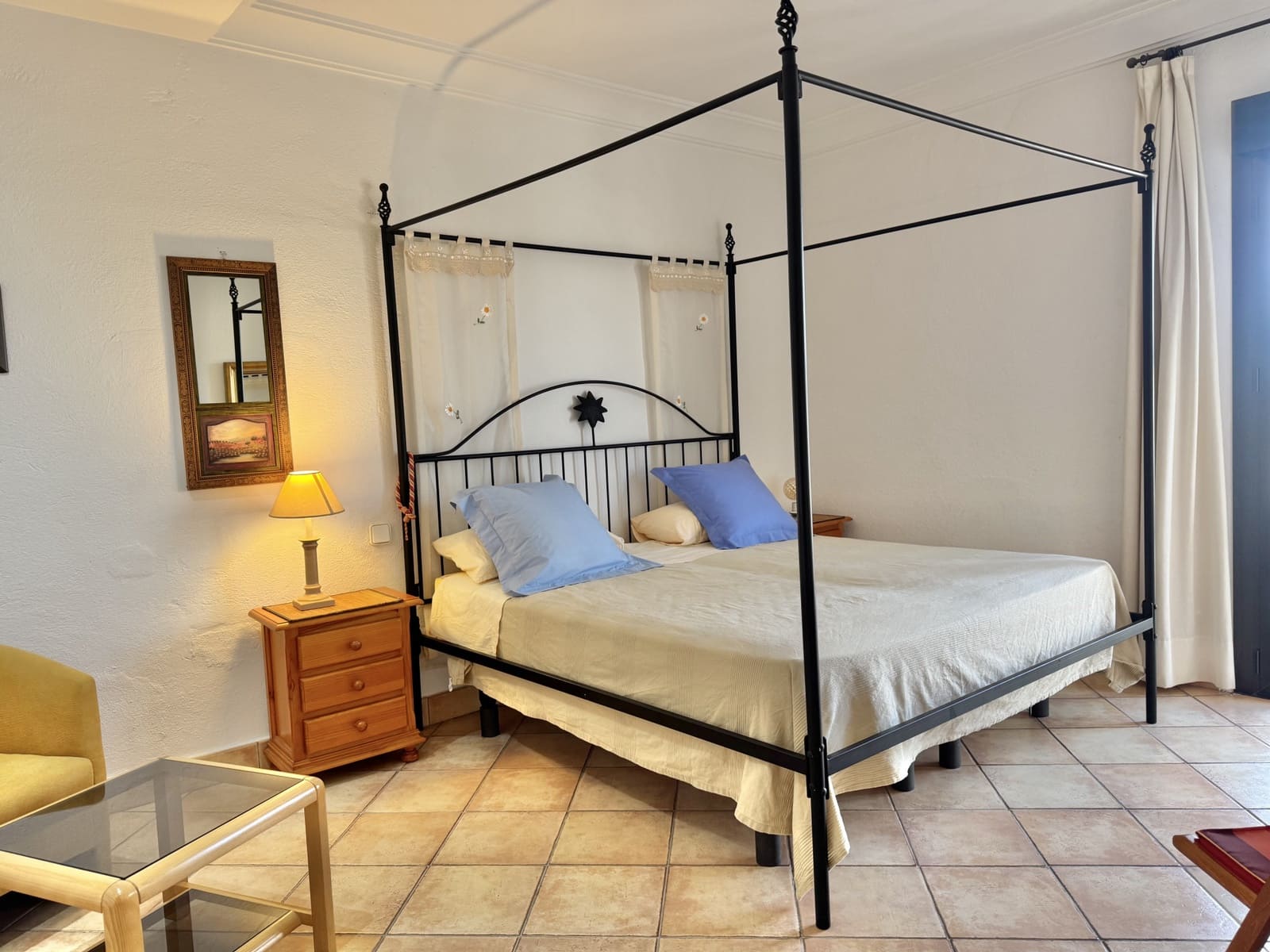 Apartamento de 2 habitaciones en Puerto Banus en venta - 819.000 € (Ref: 9894475)