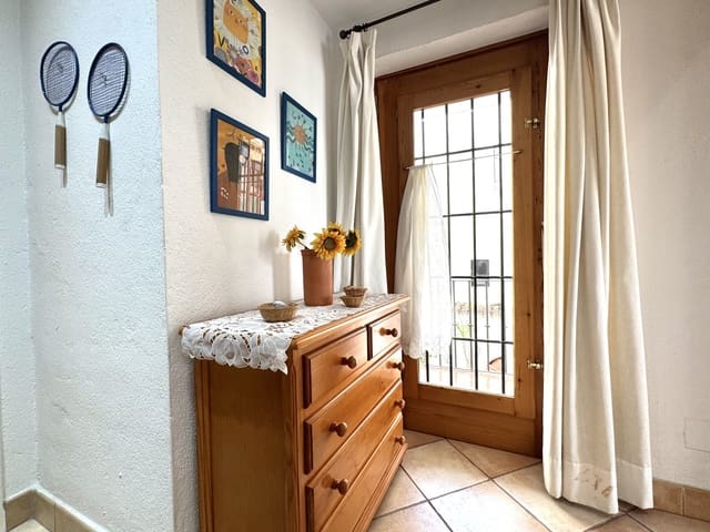 2 quarto Apartamento para venda em Puerto Banus, Marbella - 840 000 € (Ref: 9894475)
