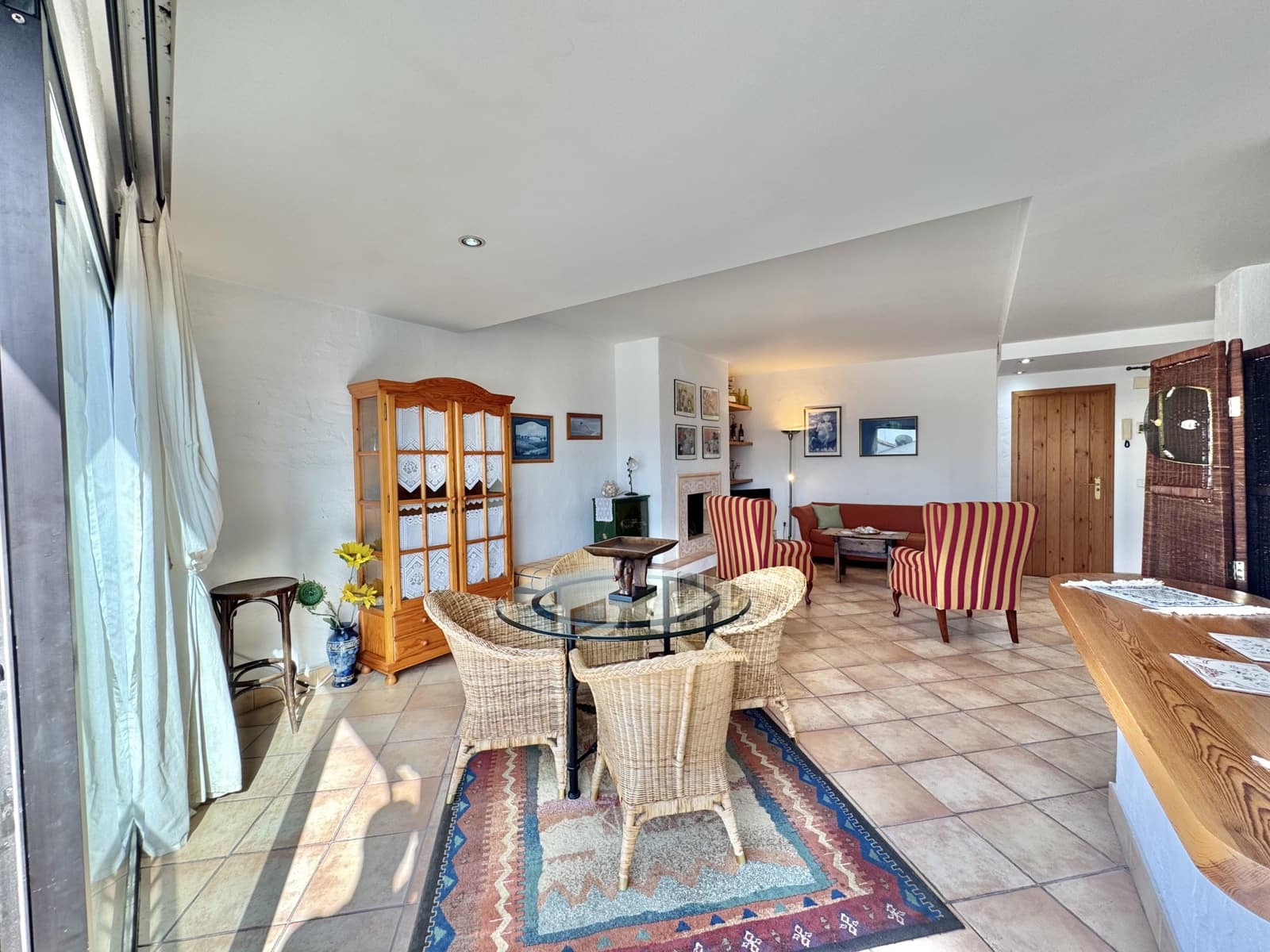 Apartamento de 2 habitaciones en Puerto Banus en venta - 819.000 € (Ref: 9894475)