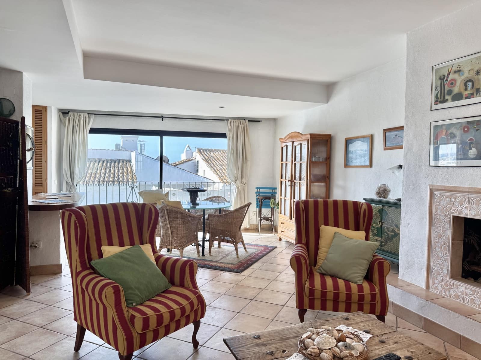 Apartamento de 2 habitaciones en Puerto Banus en venta - 819.000 € (Ref: 9894475)