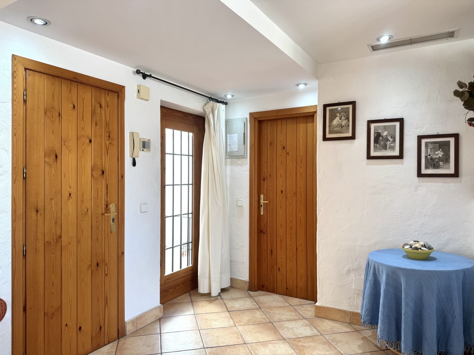 Apartamento de 2 habitaciones en Puerto Banus en venta - 819.000 € (Ref: 9894475)