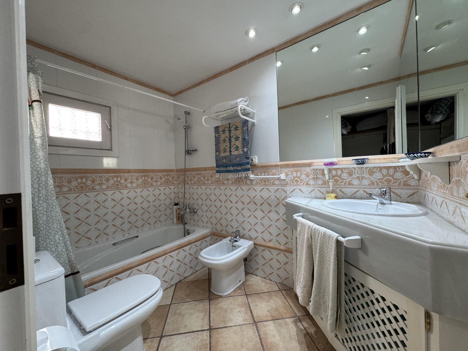 Apartamento de 2 habitaciones en Puerto Banus en venta - 819.000 € (Ref: 9894475)