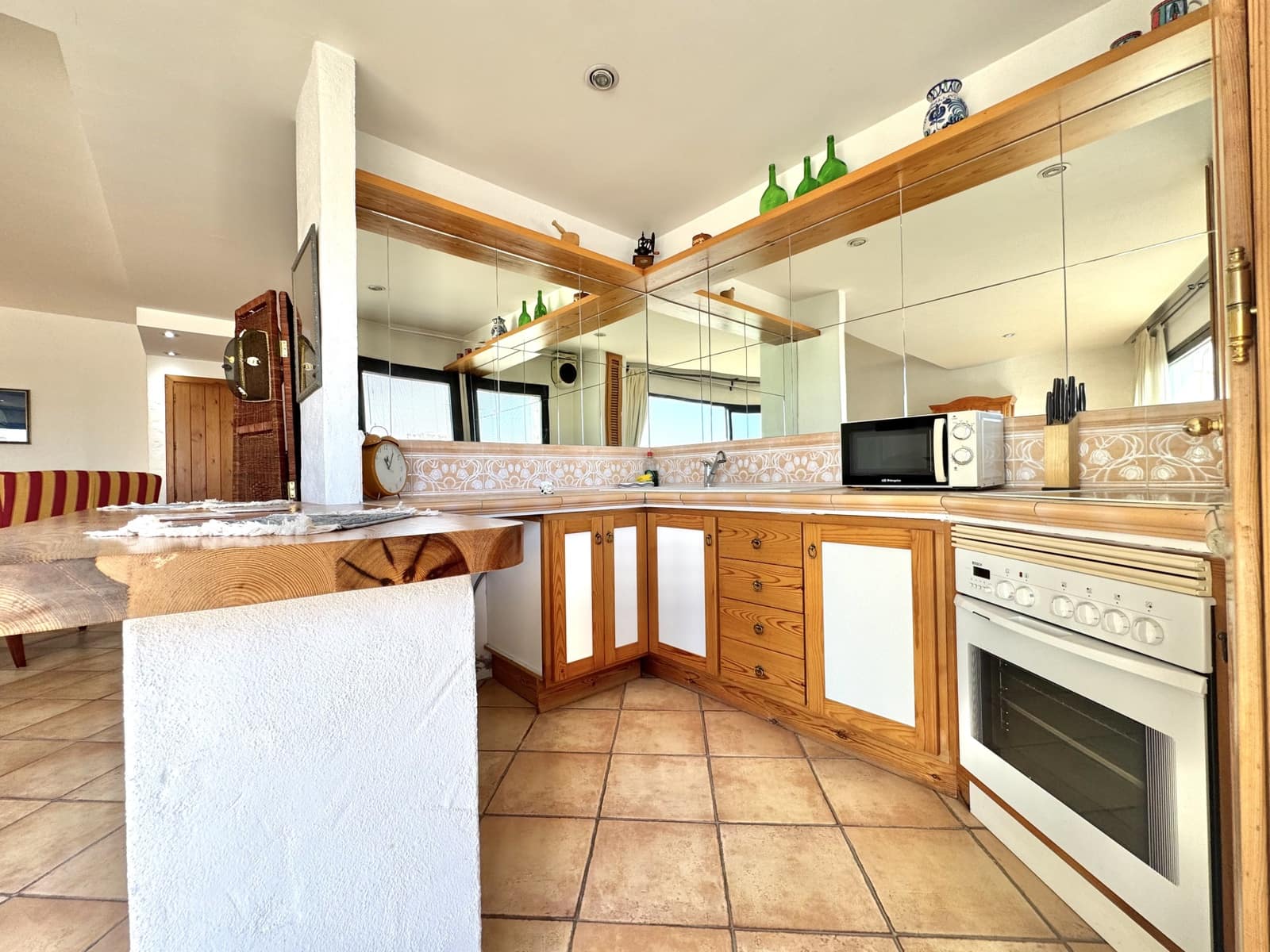 Apartamento de 2 habitaciones en Puerto Banus en venta - 819.000 € (Ref: 9894475)