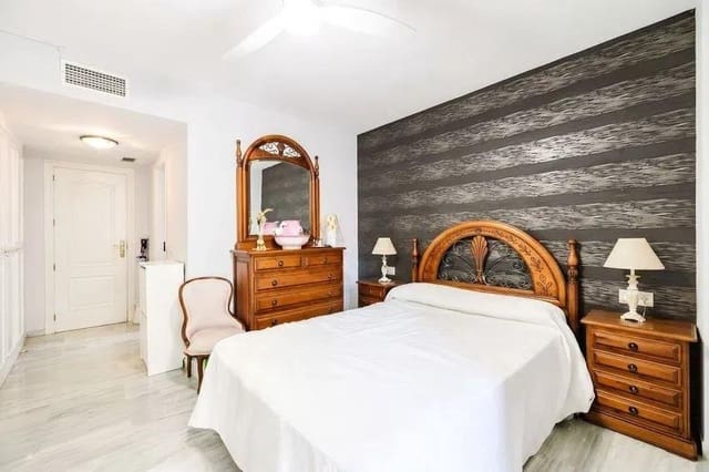 3 soveværelse Lejlighed til salg i Torremolinos - € 340.000 (Ref: 9899384)