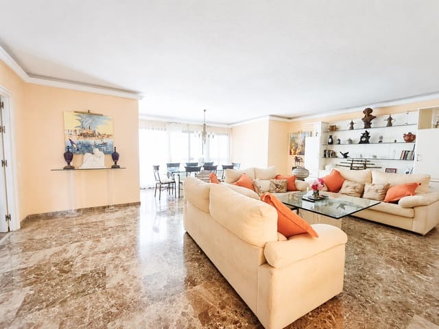 3 soveværelse Lejlighed til salg i Torremolinos med garage - € 389.000 (Ref: 9900658)