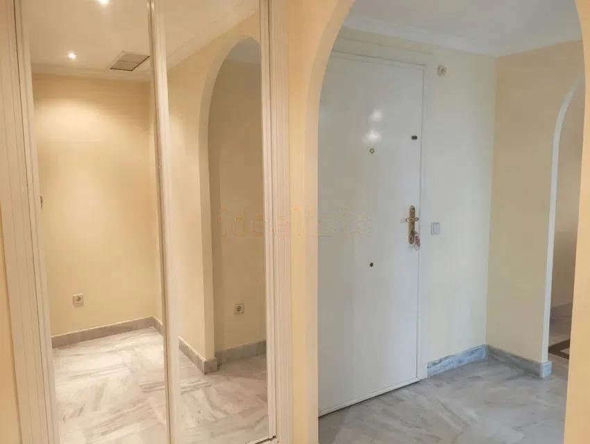 2 Zimmer Apartment zu verkaufen in Marbella mit Pool Garage - 395.000 € (Ref: 9900659)