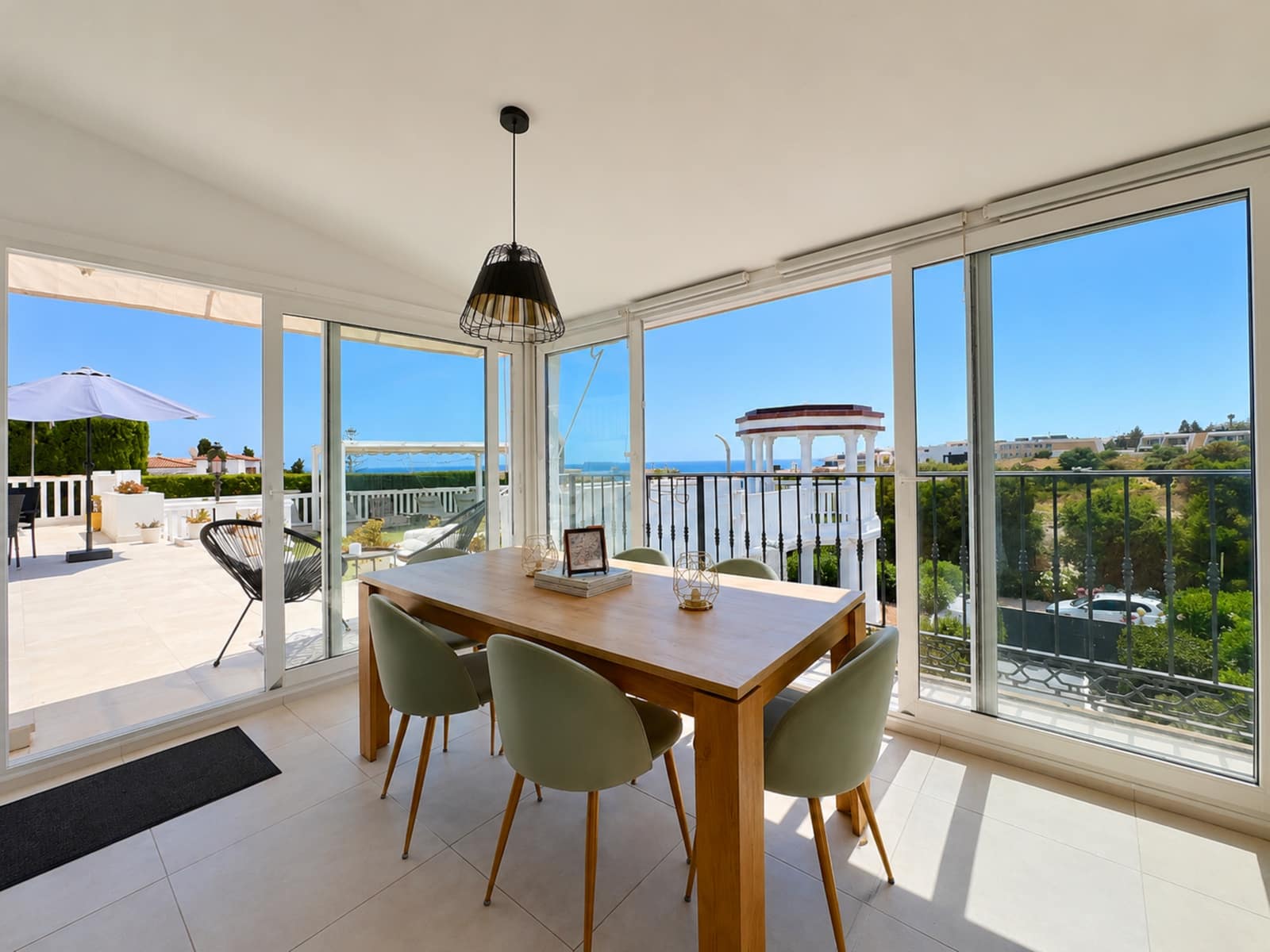6 quarto Moradia para venda em Mijas Costa com piscina garagem - 1 450 000 € (Ref: 9904651)